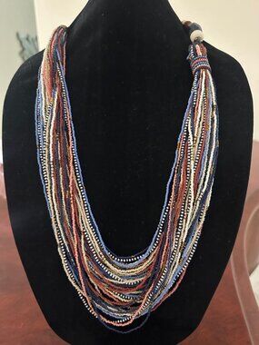 nwot Chicos statement necklace